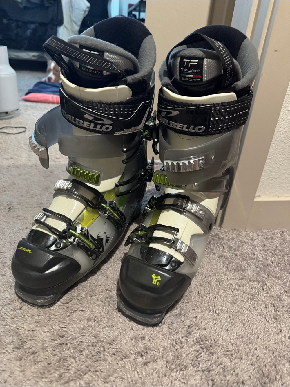 Dalbello Men’s Gray and Black Ski Boots with Green Accents